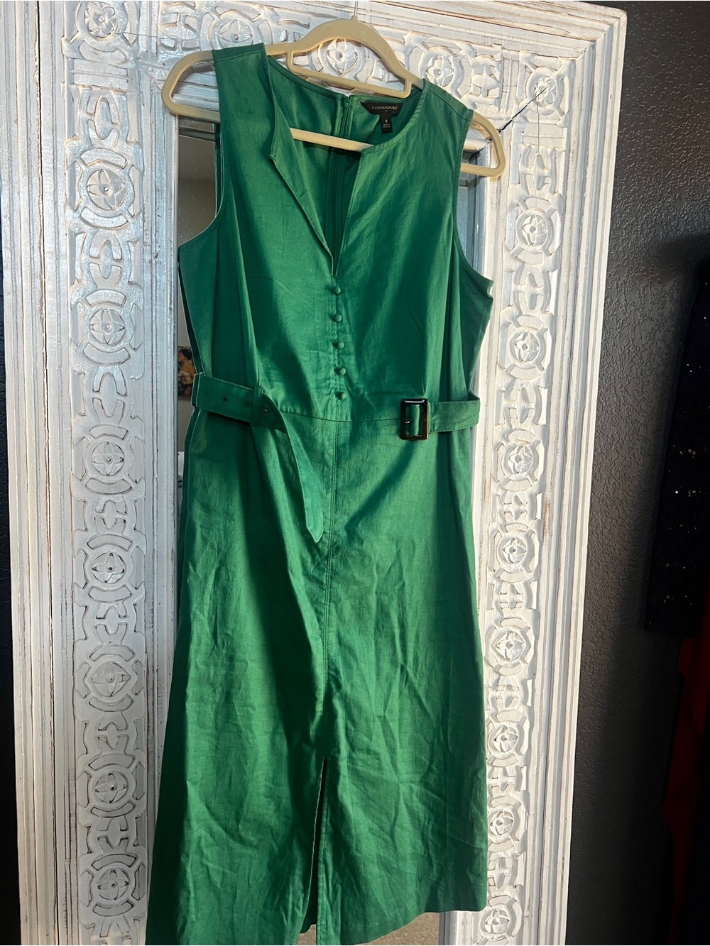 Banana Republic Emerald Green Sleeveless Midi Dress with Belt